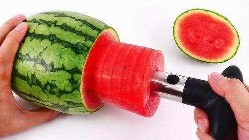 各种创意方法吃瓜,解锁百变吃瓜新姿势  第1张