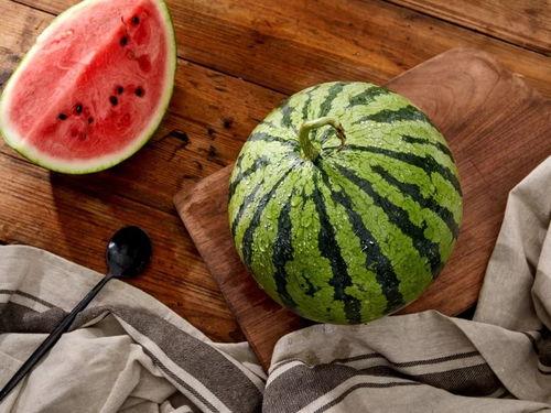 上海吃瓜文化公司,揭秘都市里的“瓜田”盛景 第2张 上海吃瓜文化公司,揭秘都市里的“瓜田”盛景 第2张