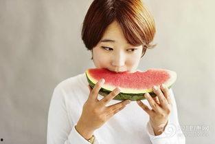 张雅琪吃瓜,揭秘娱乐圈幕后故事  第1张